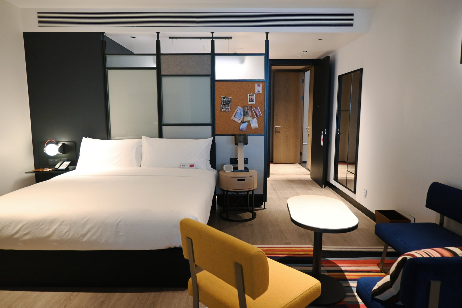 Aloft Hotel Model Room | Marriott | izza